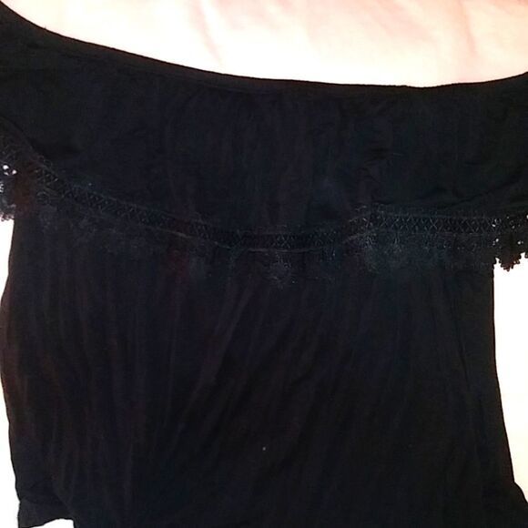 Black lace off-the-shoulder top - Picture 1 of 5